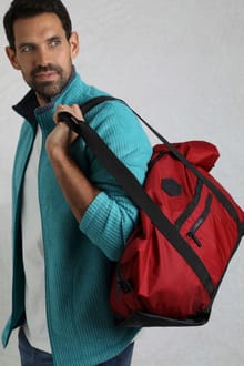 Boise Packaway Travel Holdall Crimson